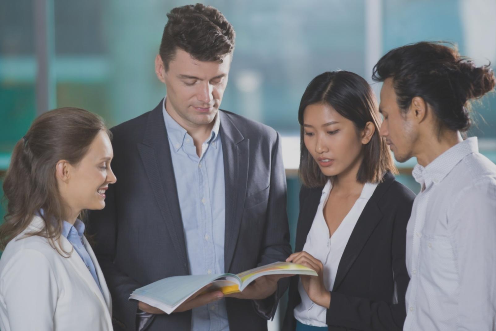 Gruppenarbeit bei Cashflow-Analyse-Workshop in Hamburg